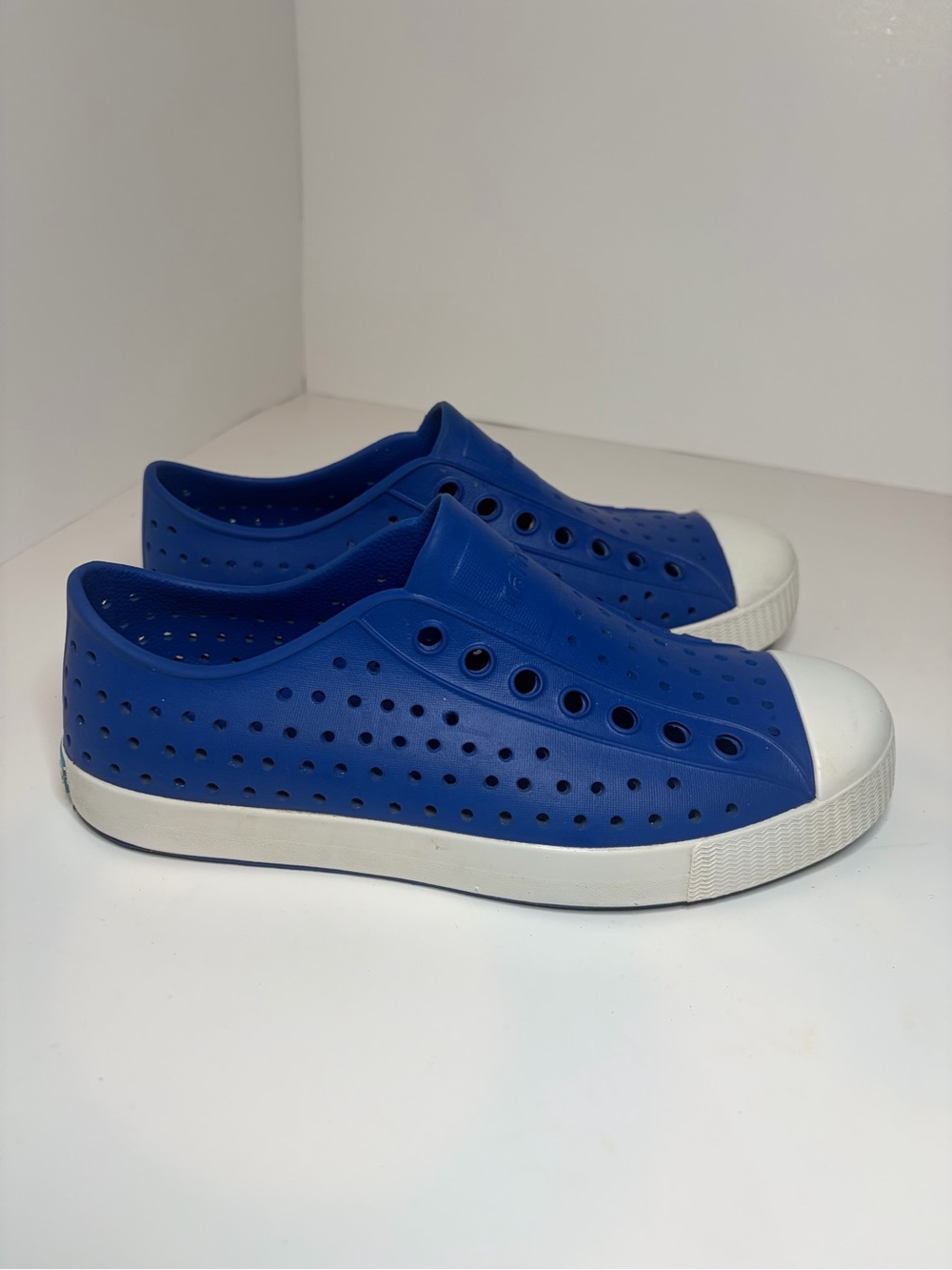 Native Blue Slip-On Water Shoes with Textured Grip Size Men 5 Women 7